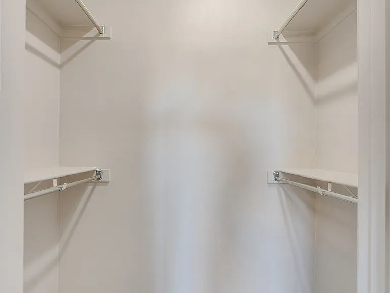 175 W Adams St #1 — Photo 10