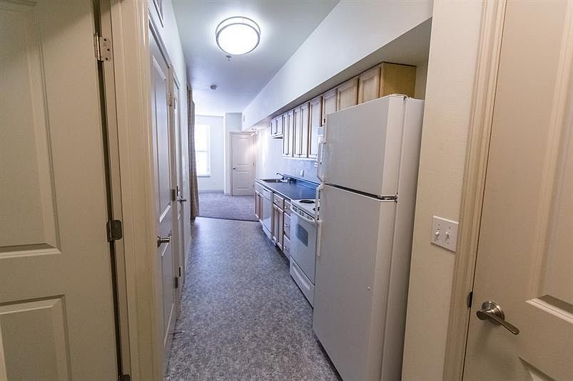 2nd image of 825 W Spruce St APT 310