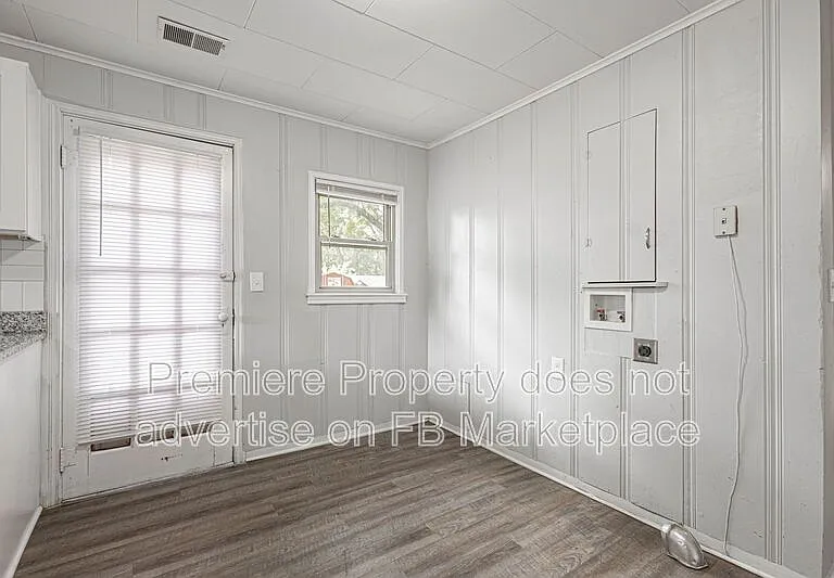 1107 W 27th St S — Photo 7