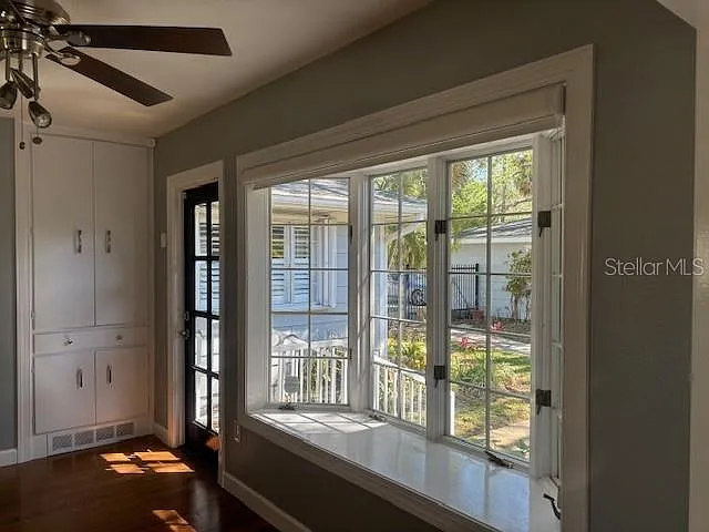 559 Chicago Ave — Photo 18