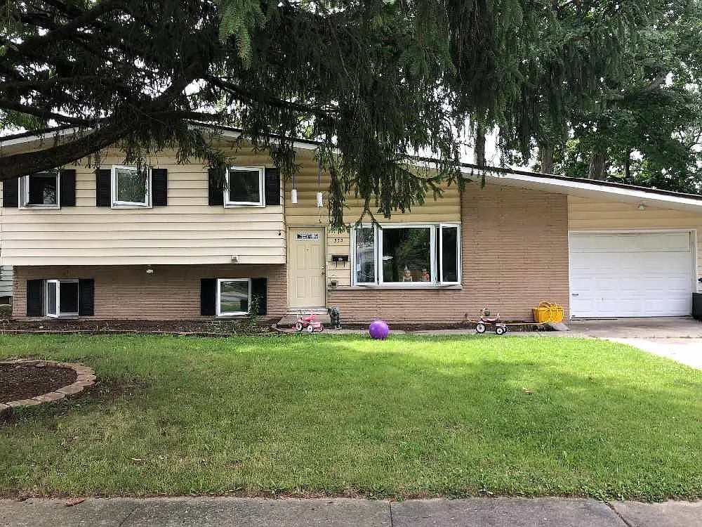 332 Rexford Dr photo 1