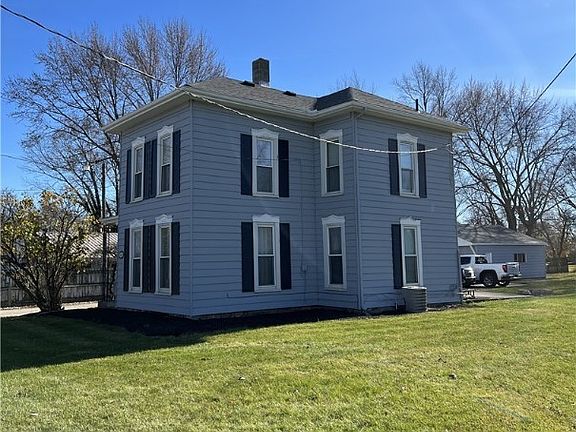 2nd image of 389 Hayes St
