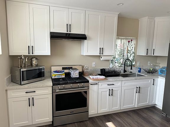 4th image of 11720 S Wilton Pl #11722