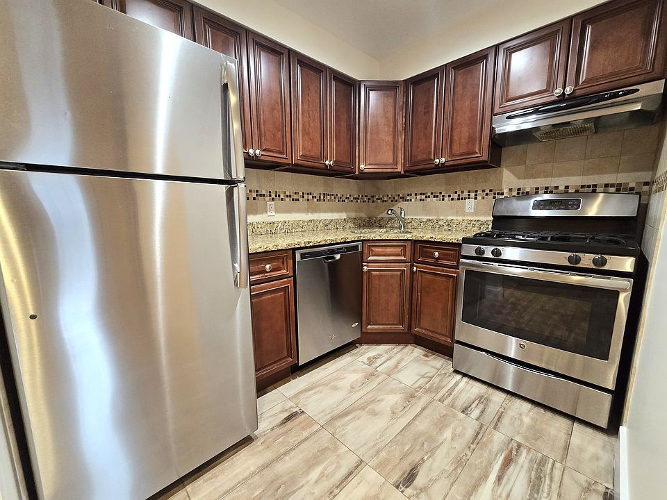 1st image of 30-84 29th St #2L