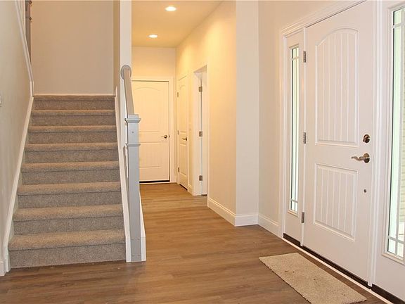 5th image of 8710 Mayfair Dr