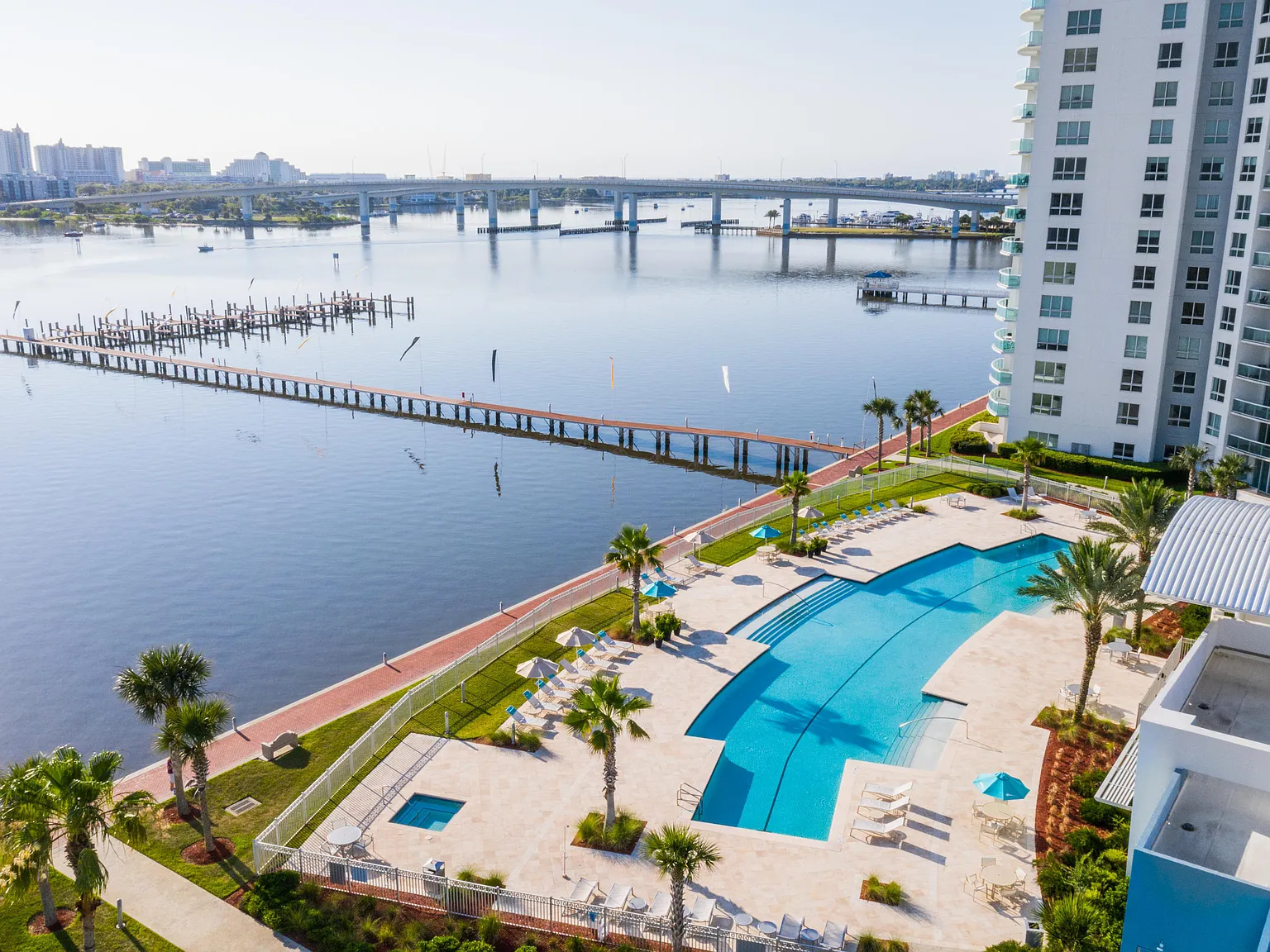2 bed, 2.0 bath, 1689 sqft, $3,000 — Photo 2