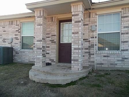 3rd image of 900 Yi Dr