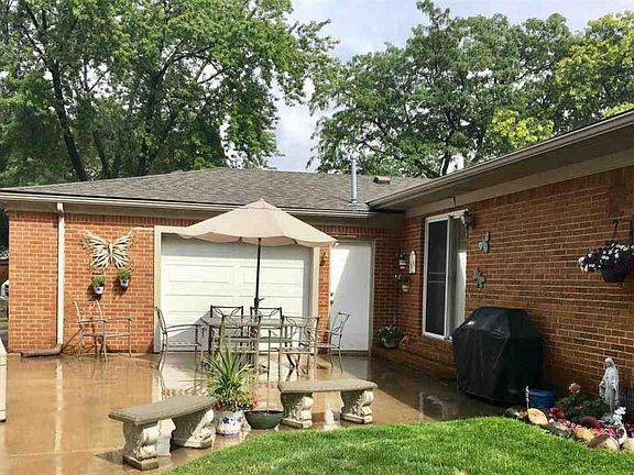 4th image of 28841 Bradner Dr