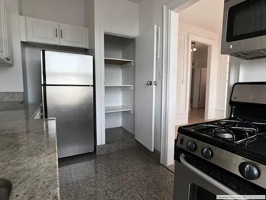 Rented by Sovereign Associates | media 16