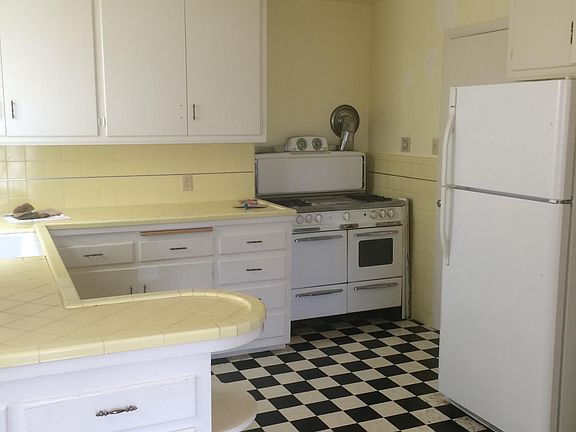 Large eat in Kitchen