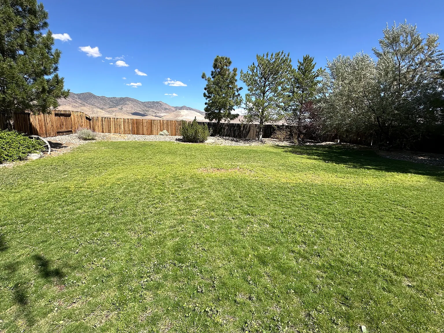 106 Elkhorn Dr — Photo 3
