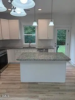 3 bed, 2.5 bath, $2,100 — Photo 3