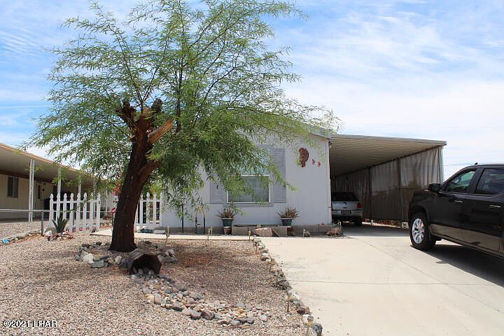 1st image of 3013 E Lake Dr