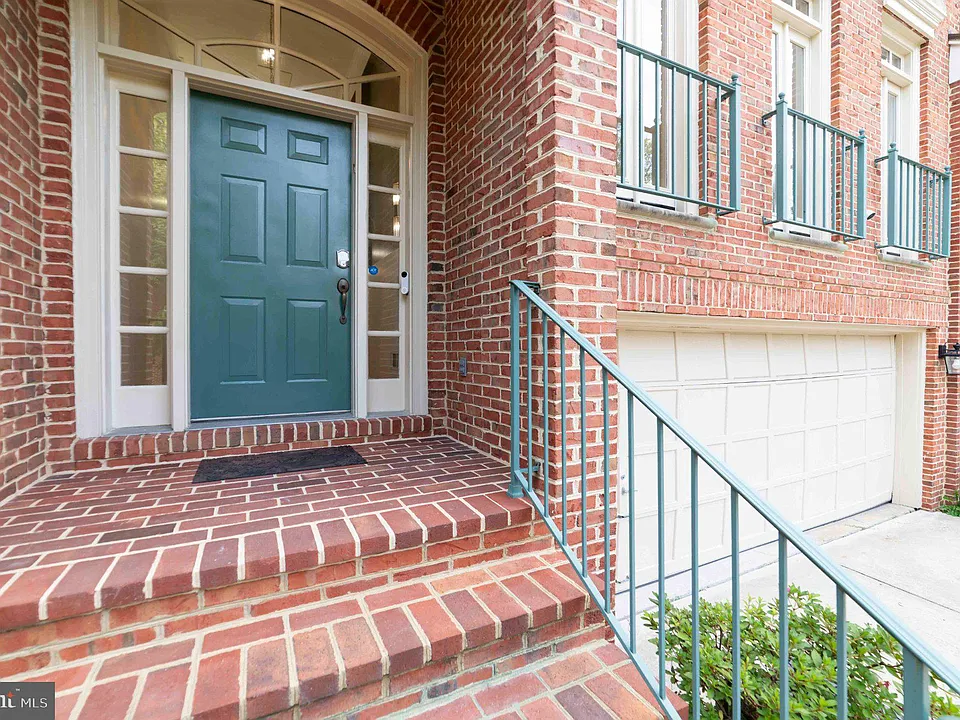 7704 Annandale Mains Ct