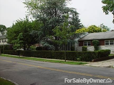 3rd image of 2718 West Dr