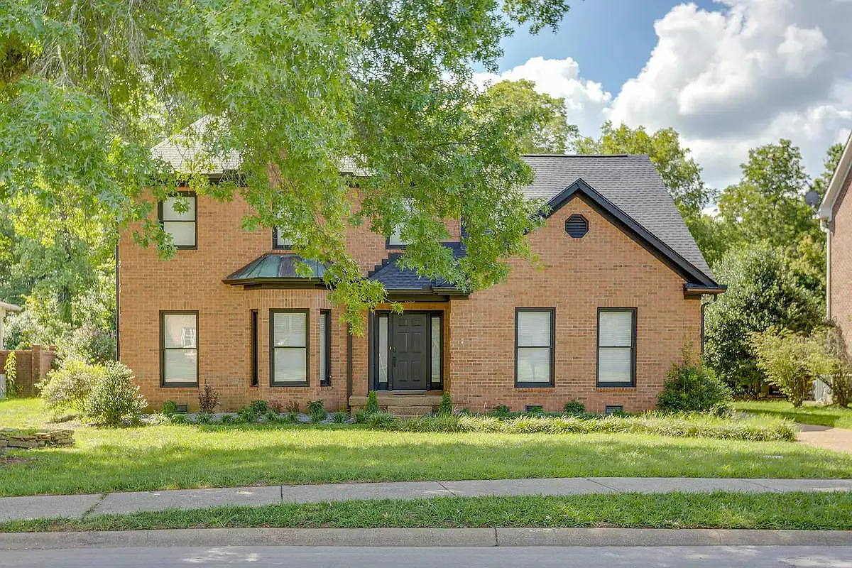 Building Photo - 1119 Glenbrook Dr
