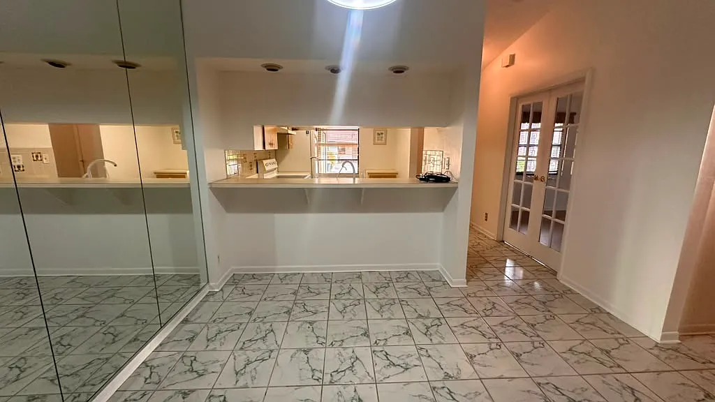 2 bed, 935 sqft, $1,795 — Photo 1