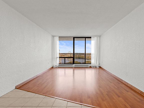 4th image of 5572 N Ridge Rd #1202