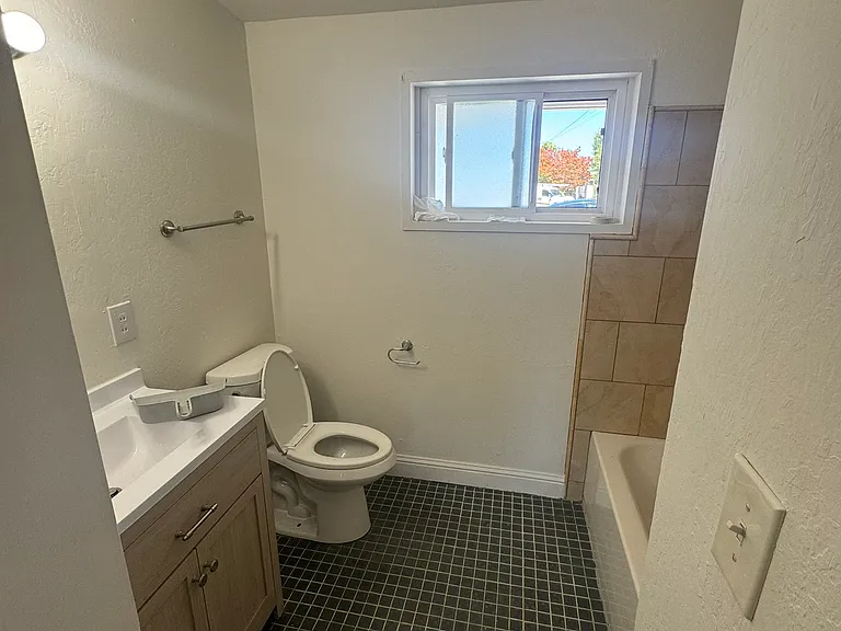 1413 Muir St — Photo 11