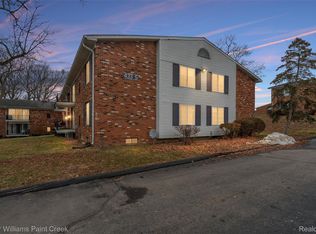 433 Fox Hills Dr S APT 5, Bloomfield Hills, MI 48304