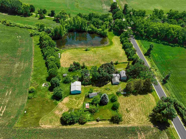 1454 Koro Rd, Berlin, WI 54923