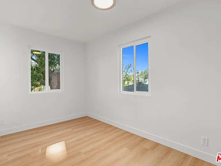 2522 Armacost Ave — Photo 36