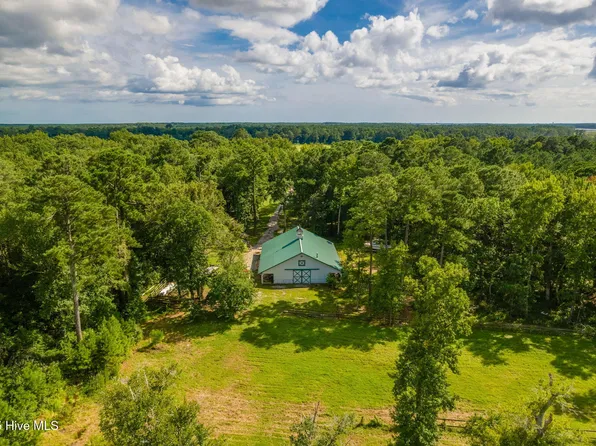 820 Laurel Rd, Beaufort, NC 28516