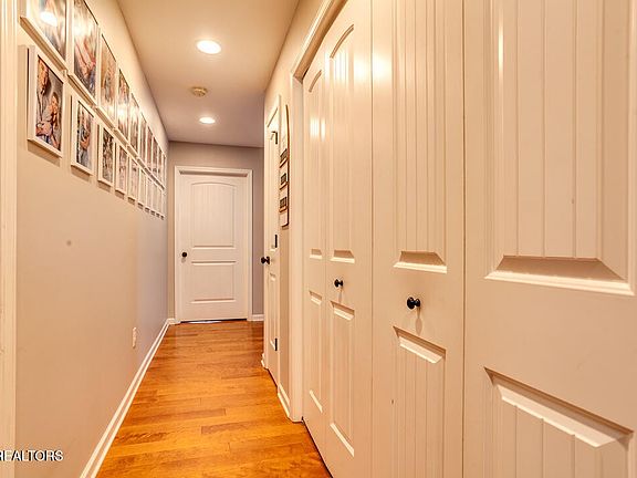 3rd image of 512 Fairbanks Way