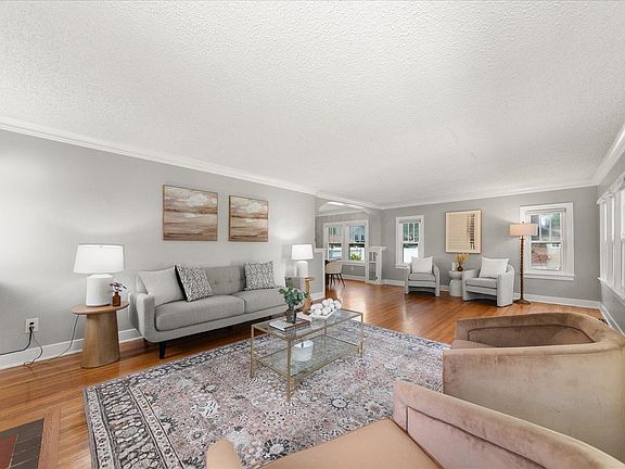 5th image of 3327 W Glass Ave