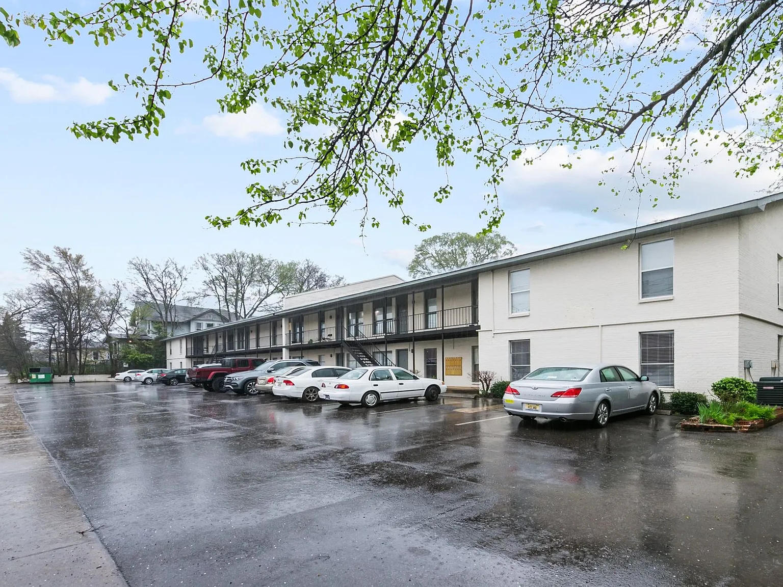 Glen Iris Place — Photo 1