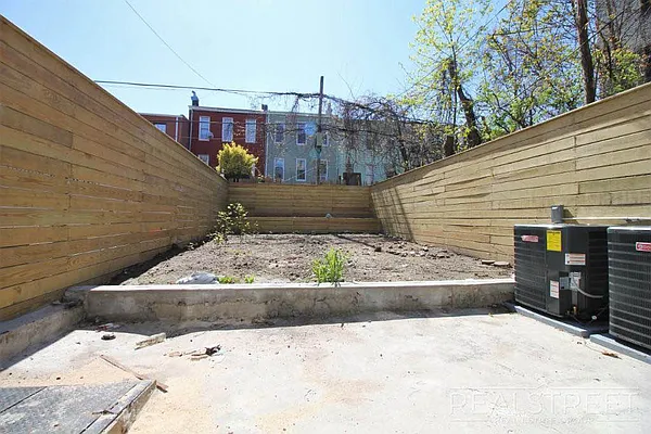 Rented by Real Street Inc | media 41