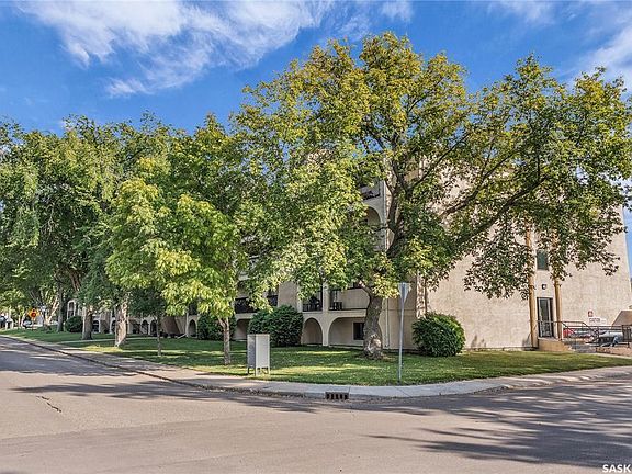 2nd image of 610 Hilliard St W #206