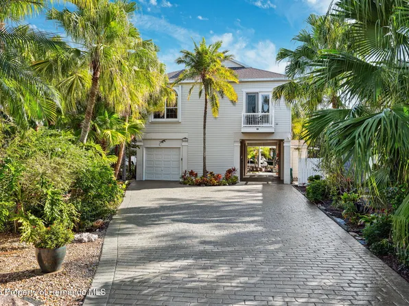 7256 Westwind St, Weeki Wachee, FL 34607