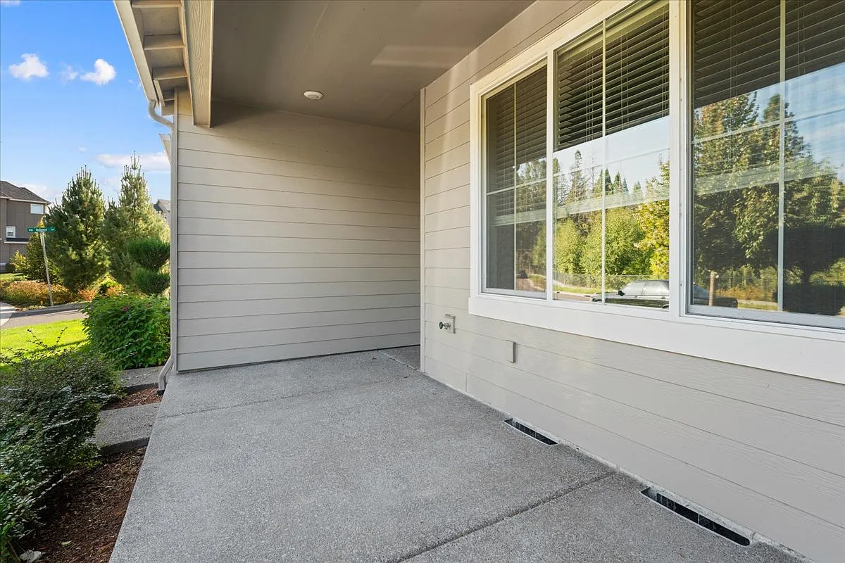 3 bed, 2.5 bath, 1767 sqft, $2,750 — Photo 3