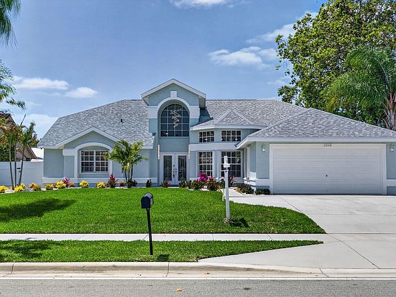 4th image of 2098 SE Floresta Drive