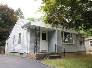 371 Whitney Rd W, Penfield, NY 14526