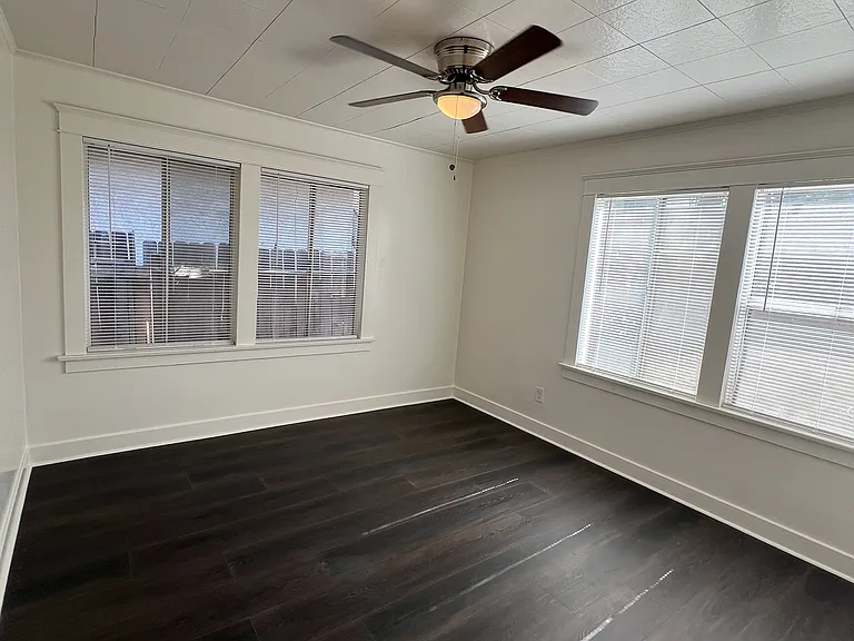 1487 N Mountain View Ave — Photo 9