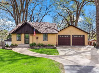 2654 Brand Ave E, Maplewood, MN 55119