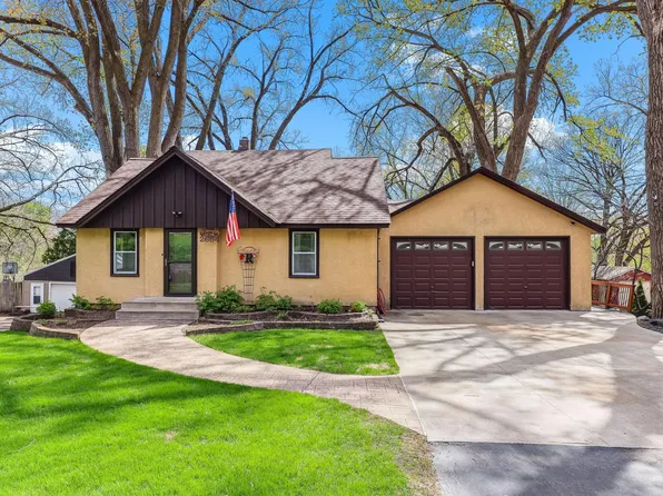 2654 Brand Ave E, Maplewood, MN 55119