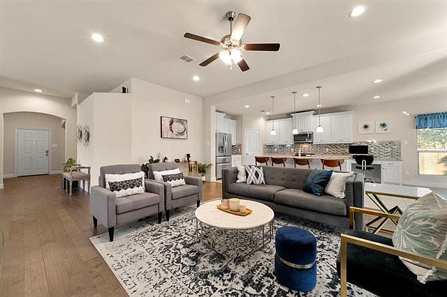 1st image of 7417 Rose Crest Blvd