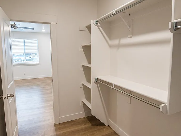 TRAIL HOLLOW APARTMENTS — Photo 31