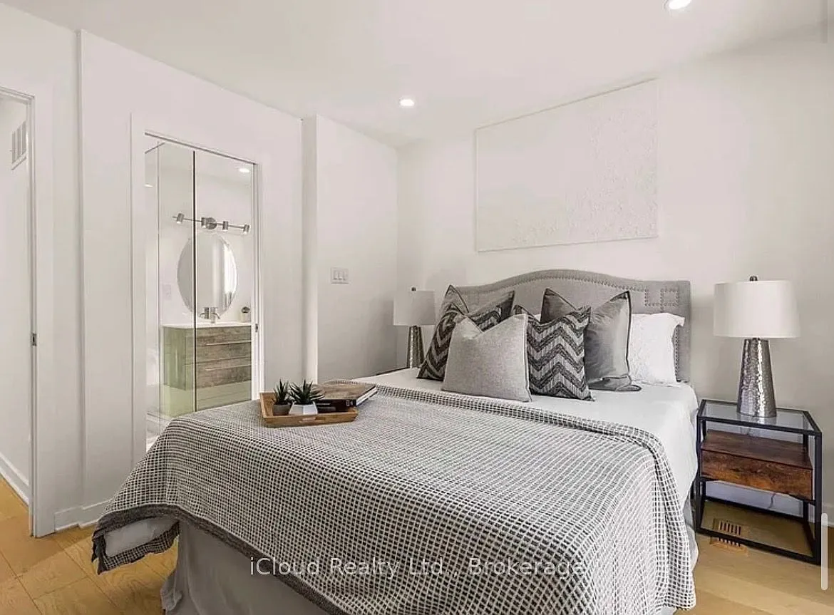 4 bed, $4,199 — Photo 2
