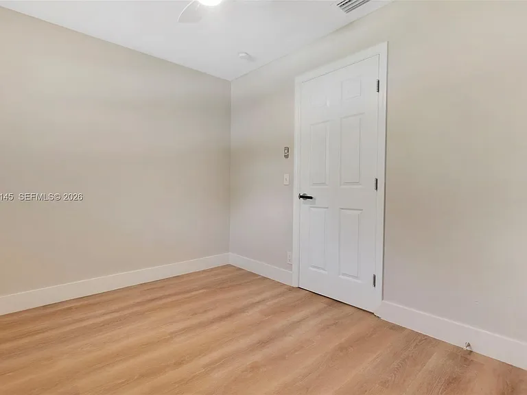 702 NW 18th St #1-2 — Photo 14