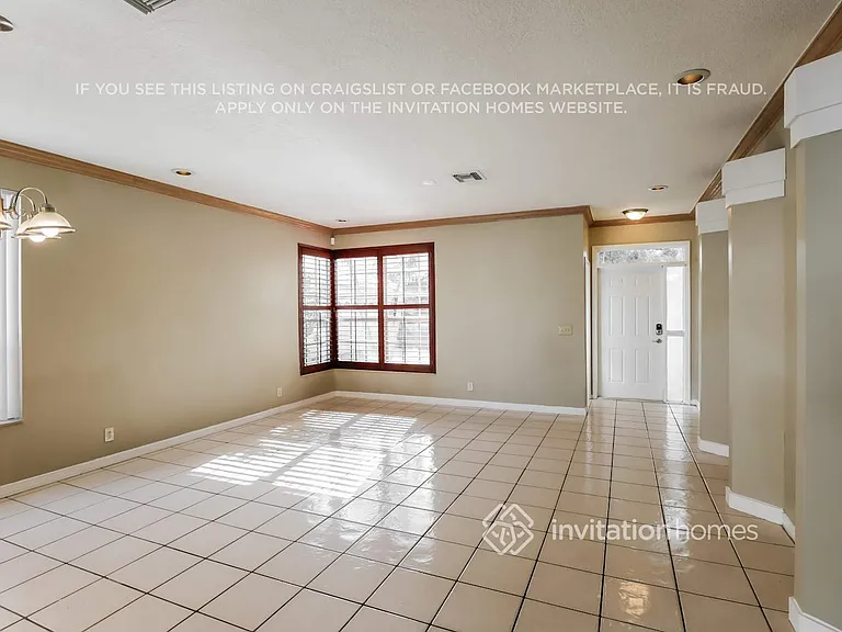 9404 NW 8th Cir — Photo 5