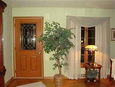 3rd image of 120 Woodland Dr