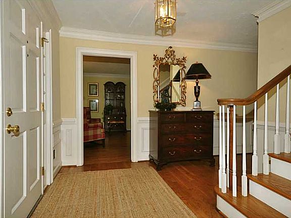 2nd image of 1096 Bridgewater Walk