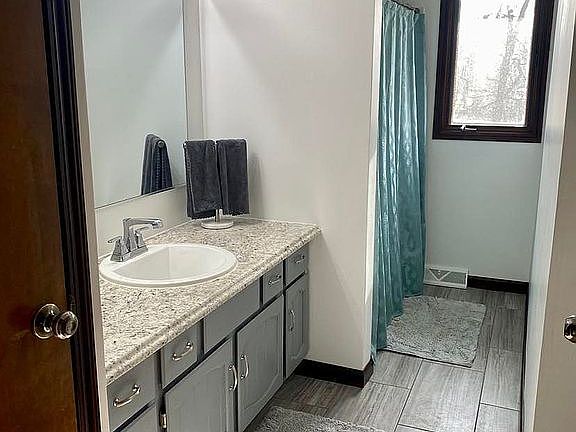 Main bathroom