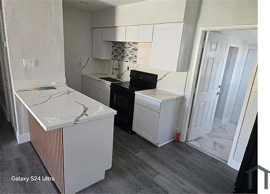 15900 NW 18th Ave — Photo 4