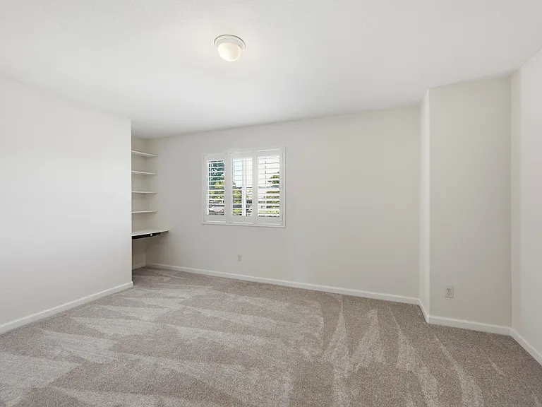 552 Stonehaven Ct — Photo 36