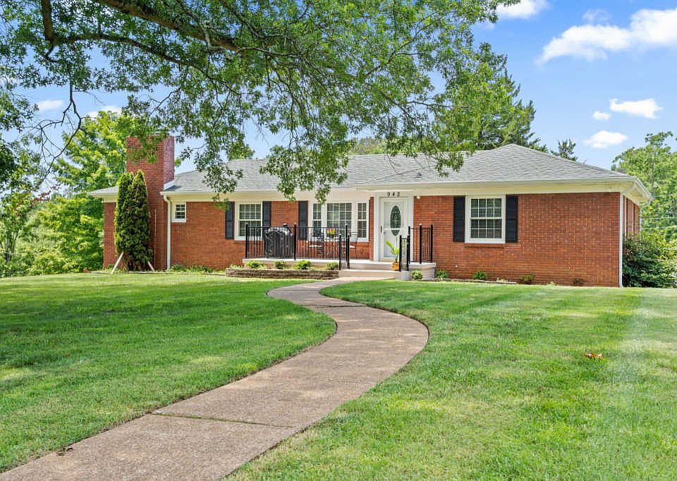 1st image of 942 Oakdale Dr